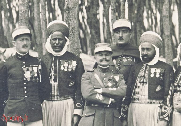 officiers-du-1er-r-giment-de-spahis-alg-riens-spahis